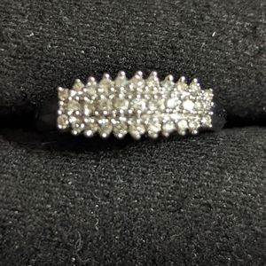 14k white gold cluster ring